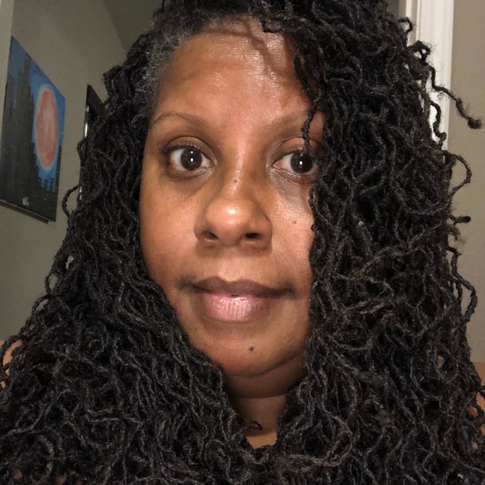 Meet your Posher, Monica